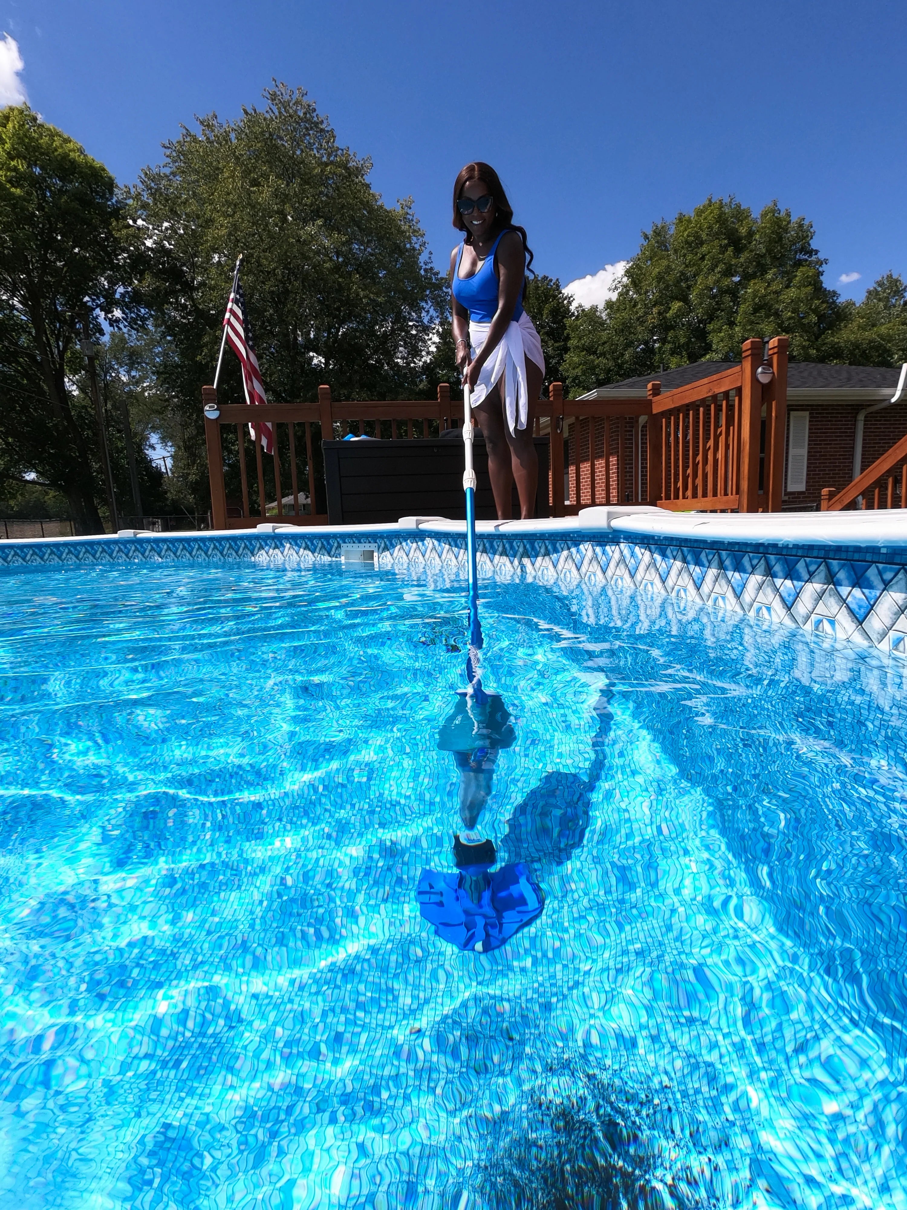 Blue Wave® Pool Blaster® Fusion™ PV-10 Hand-Held Lithium Cleaner